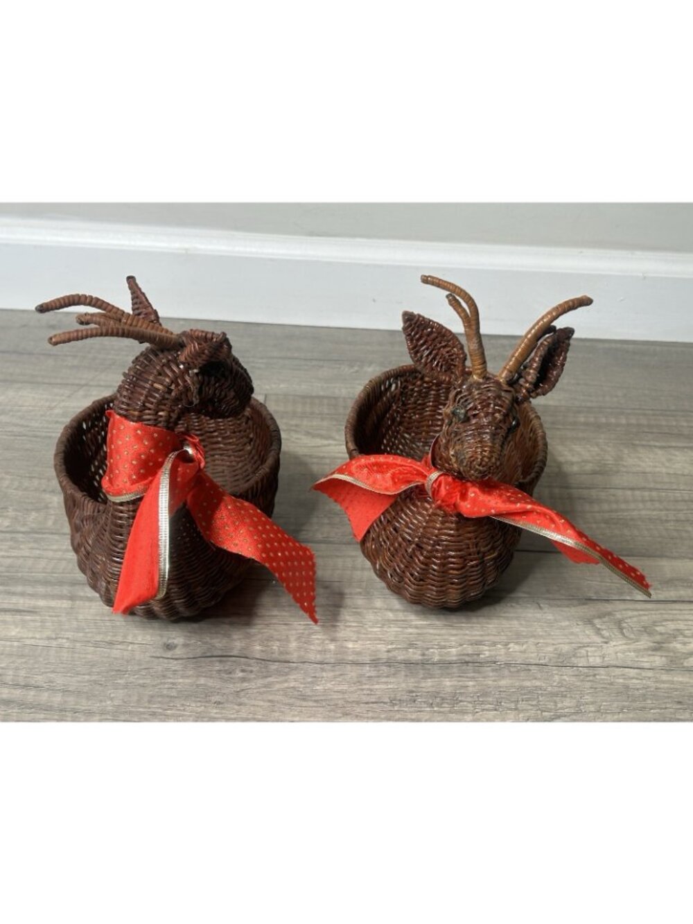 Set of 2 Wicker Reindeer Christmas Baskets Rustic Holiday Decor Brown Vintage - Picture 13 of 16